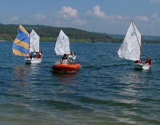  Escuela de vela infantil 